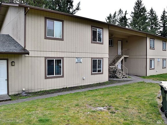 2nd image of 4401 Saratoga Pl NE #D