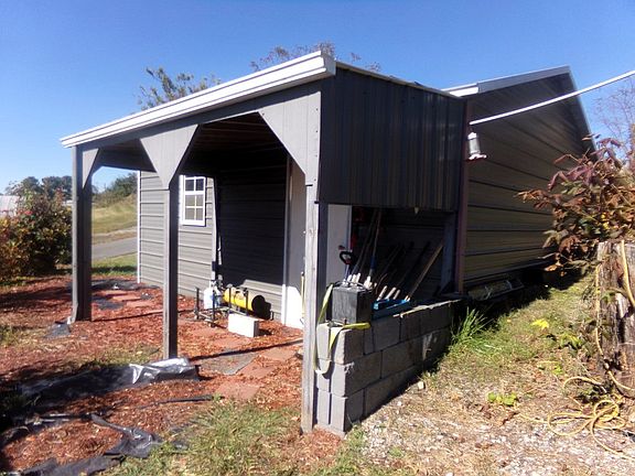 4th image of 590 W Railroad Ave