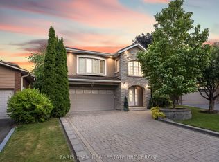82 Derby Ct, Newmarket, ON L3Y 5Z9
