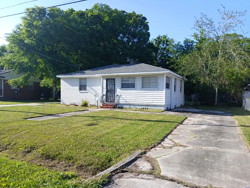 3351 Sunnybrook Ave S — Photo 2