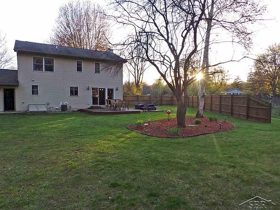 5th image of 984 Poplar Dr