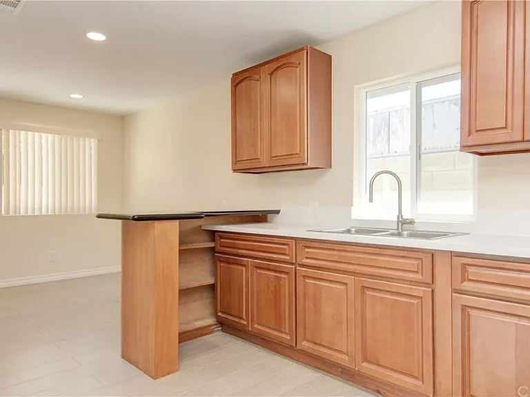 511 E 15th St #511 — Photo 4