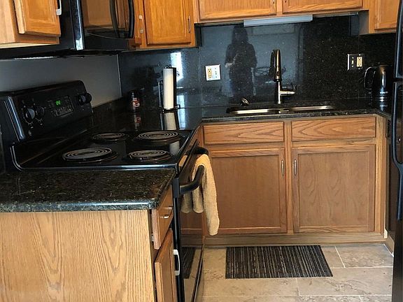 3rd image of 2420 Parmenter Blvd APT 210