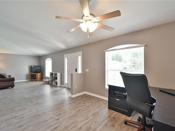 4th image of 2619 NE 26th St