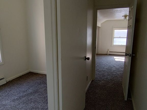 5th image of 724 Oak St APT 3