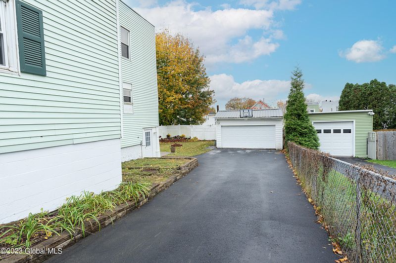 4th image of 1723 5th Street