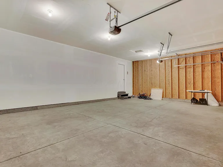 241 Sunstone Ln — Photo 48