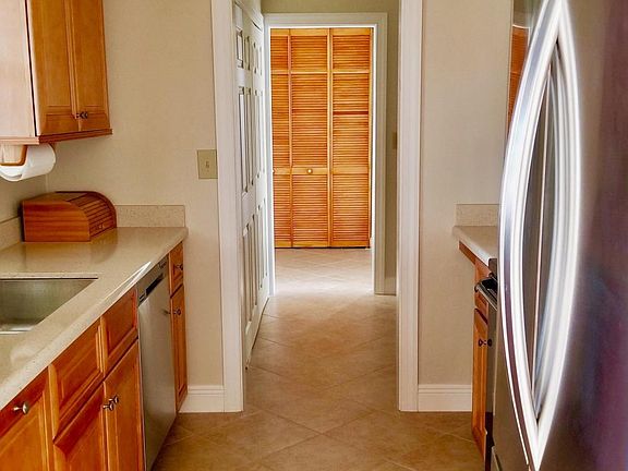 5th image of 19066 SE Southgate Dr