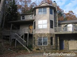 530 Fairview Forest Dr, Fairview, NC 28730