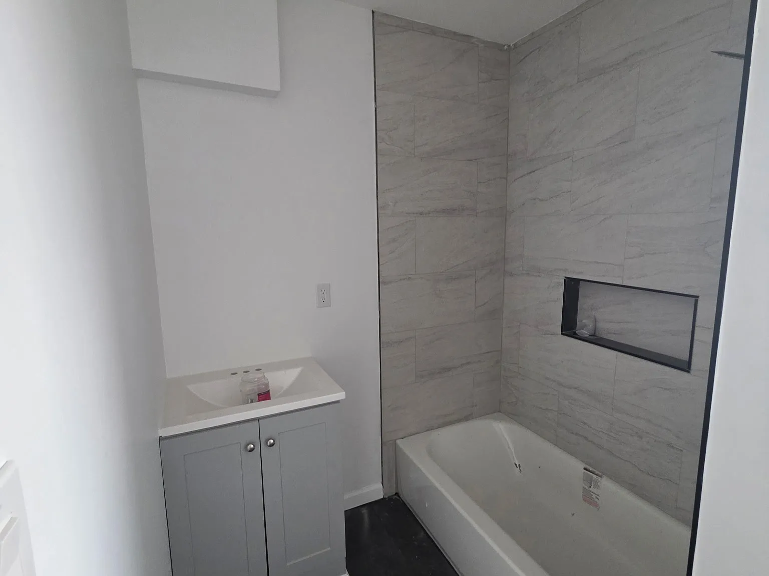 3 bed, 800 sqft, $1,400 — Photo 2