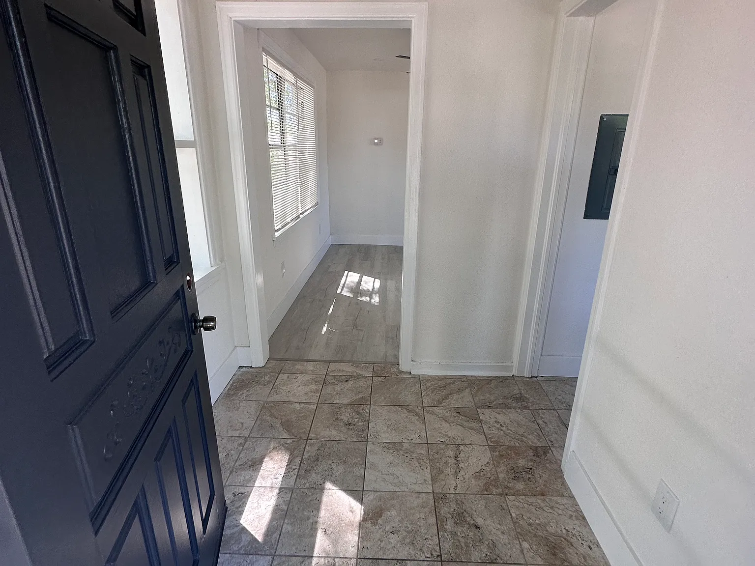 2 bed, 909 sqft, $1,995 — Photo 2
