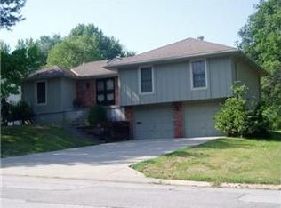 812 W 122nd Ter, Kansas City, MO 64145