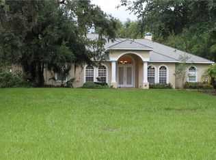 10544 Miracle Ln, New Port Richey, FL 34654