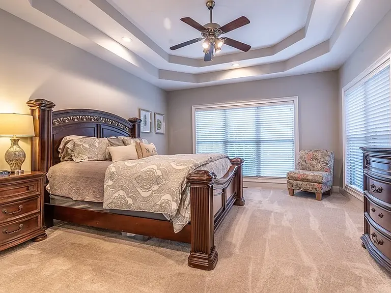 291 Greystone Dr — Photo 10
