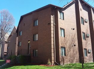 406 S Gilbert St #1032, Iowa City, IA 52240