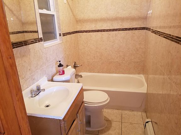 5th image of 727 E 213th St Floor 2