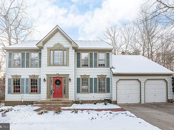 3rd image of 9515 Charlesfield Dr