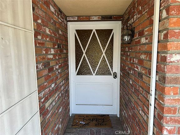 4th image of 2752 Wanda Ave