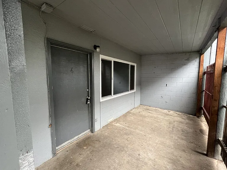 220 N 8th St #6 — Photo 6