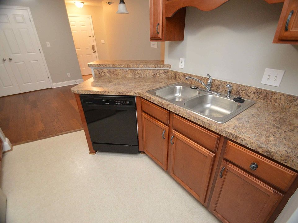 Tradewynd Square & Gables Condominiums 623 Wyndhurst Dr Lynchburg, VA