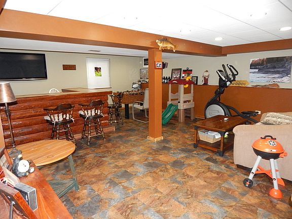3rd image of 2461 Stanton Cir