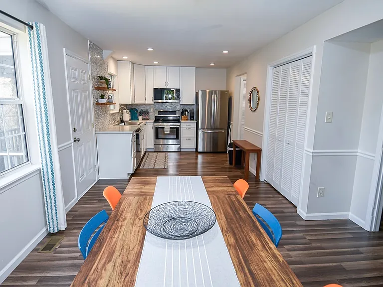 39 Burgess Ln — Photo 6