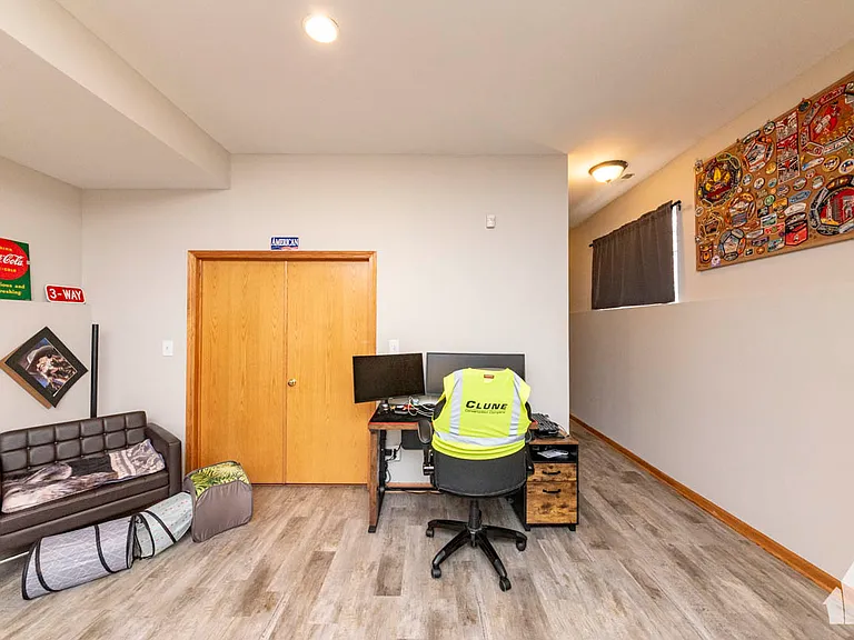 1401 N Artesian Ave #1 — Photo 6