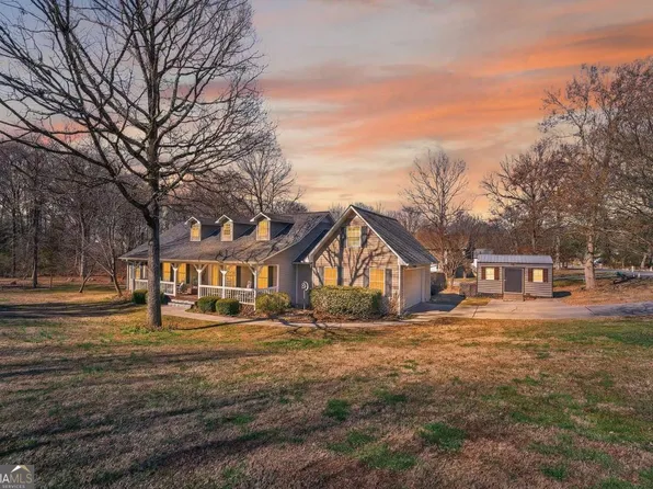 165 Richland St SE, Calhoun, GA 30701