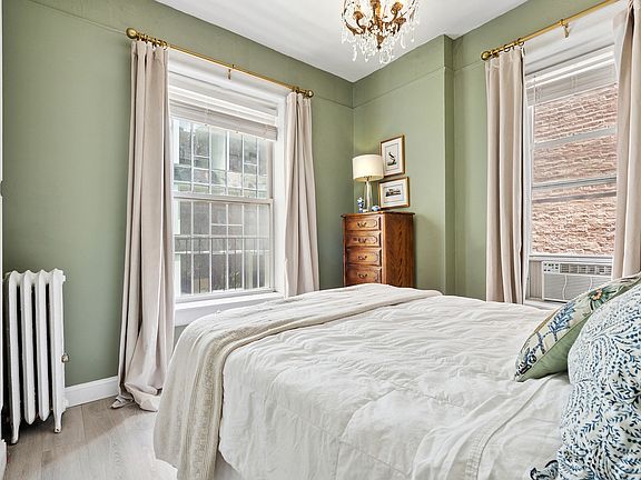 5th image of 153 W 80th St APT 4C