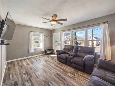 2814 Hickman Rd, Des Moines, IA, 50310