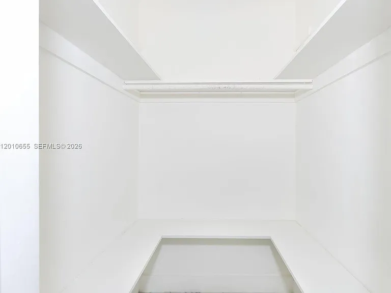 15925 NE 18th Ave — Photo 31