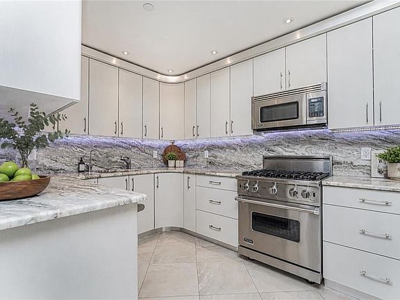 2nd image of 2805 Ocean Pkwy APT 8A