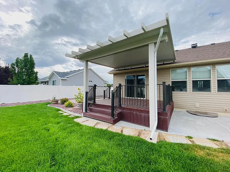 708 Emma Ct — Photo 30
