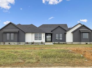 187 Hidden Ranch Ct, Floresville, TX 78114