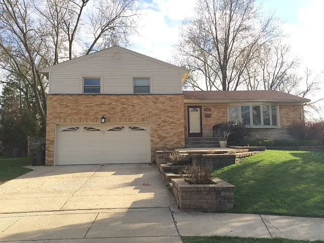 410 Winston Ct photo 1
