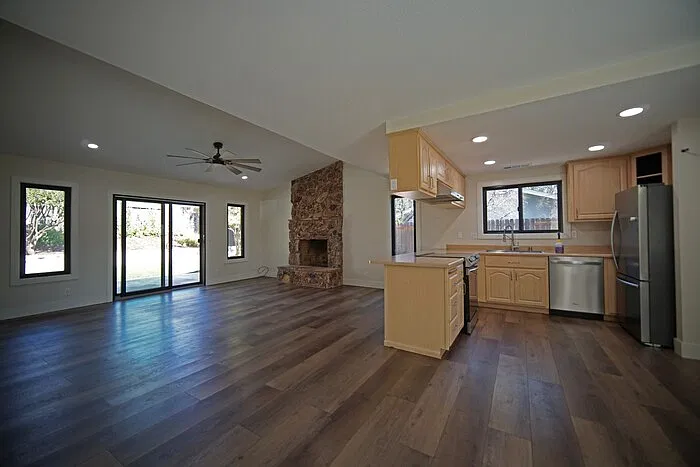 3 bed, 2.0 bath, 1317 sqft, $2,695 — Photo 3