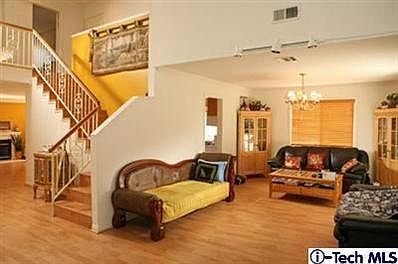 2nd image of 2625 Altura Ave
