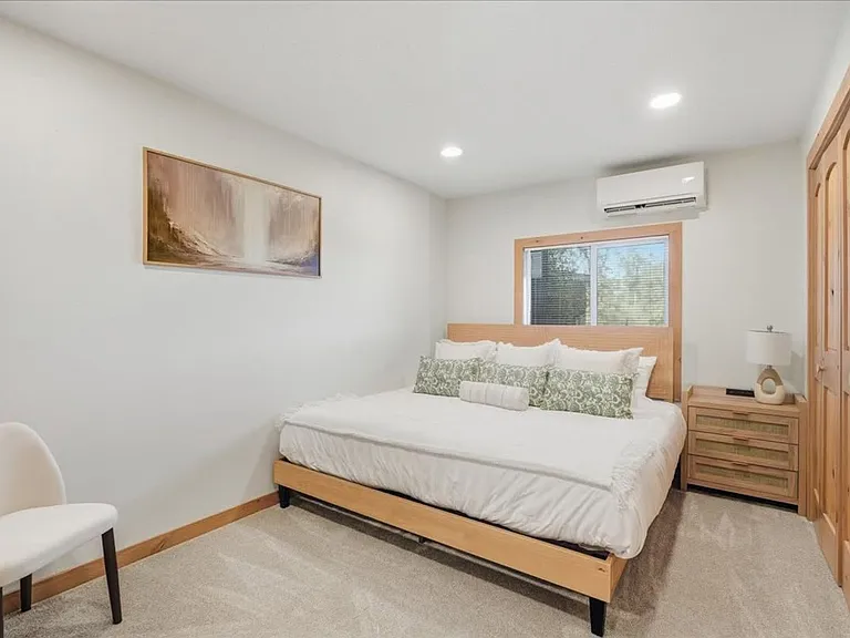 767 Mallalieu Dr — Photo 22