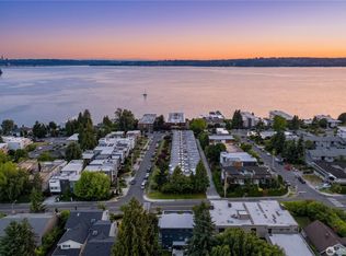6304 Lakeview Dr, Kirkland, WA 98033
