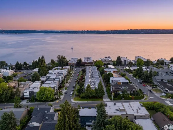 6304 Lakeview Dr, Kirkland, WA 98033