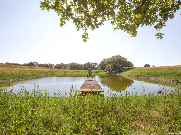 1065 COUNTY ROAD 312, Dhanis, TX 78850