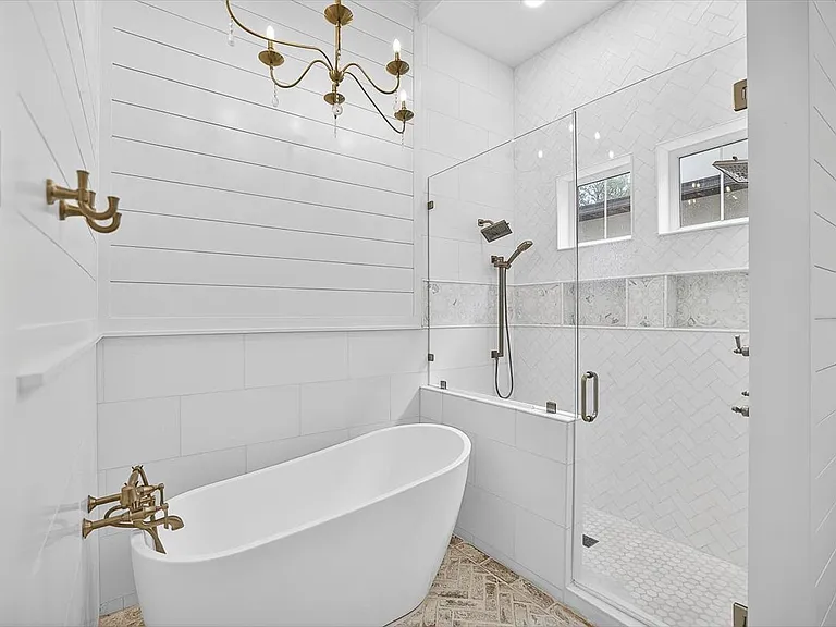 3161 Club Dr — Photo 19