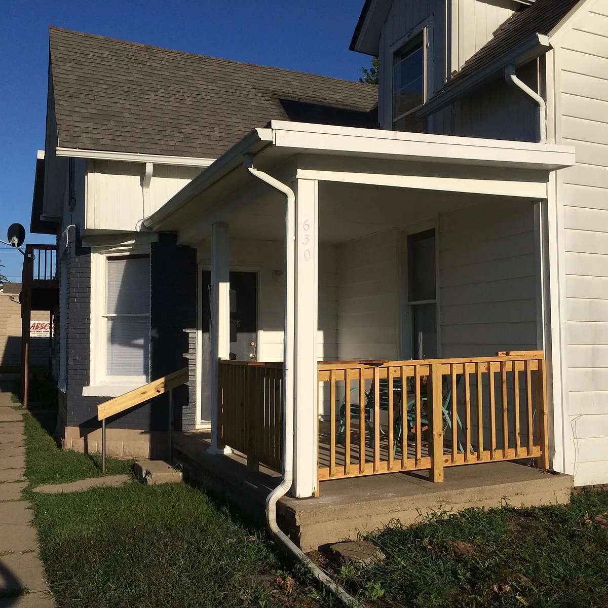 Building Photo - 630 S 21st St #1