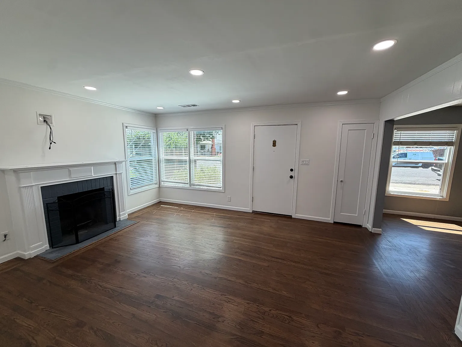 4 bed, 1500 sqft, $3,650 — Photo 3