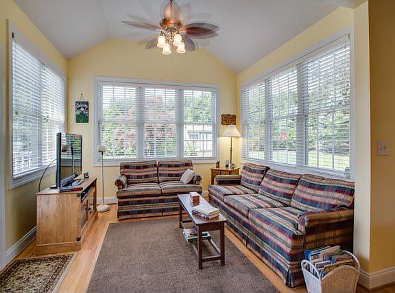 4th image of 2951 Brookshire Dr