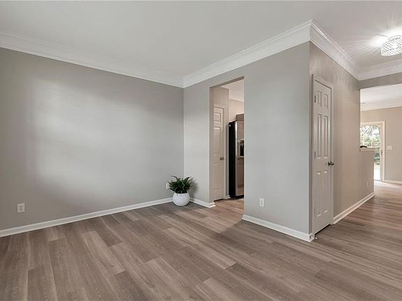 5th image of 509 Windstone Trl
