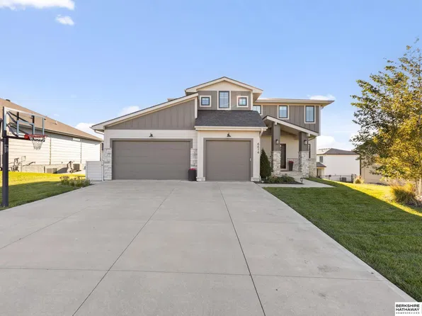 6614 S 209th St, Elkhorn, NE 68022