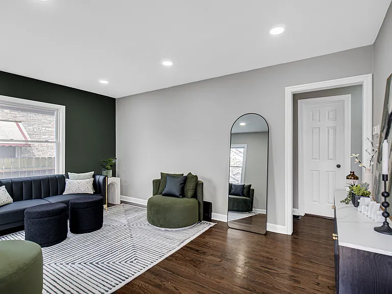 7339 Jefferson Ave — Photo 4