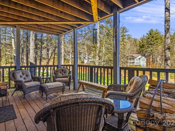 107 River Park Villas Dr, Sapphire, NC 28774