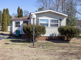 17 S Cranberry Ln, Rochester, NH 03867